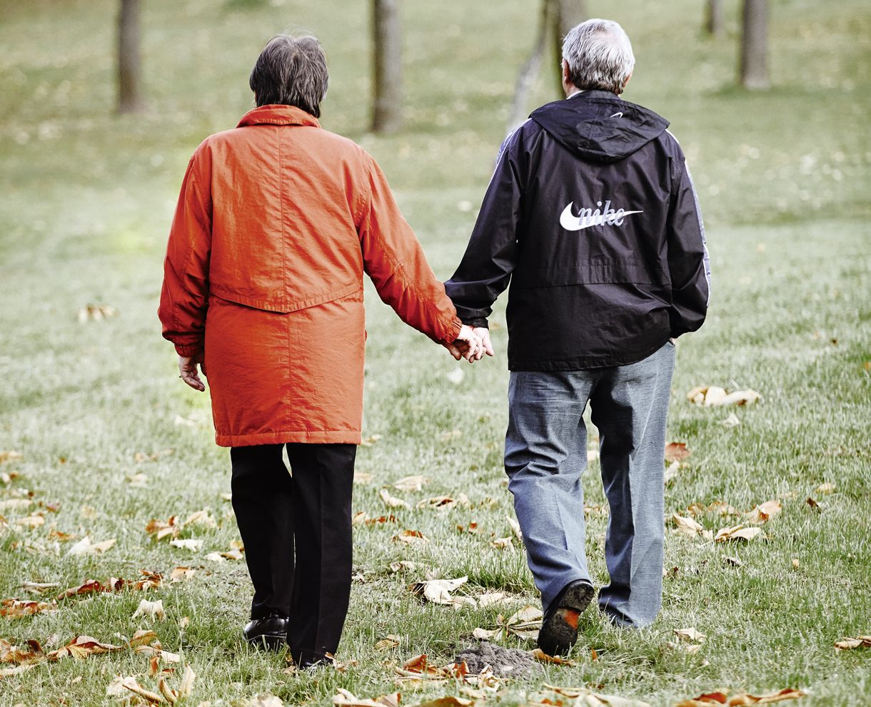 Dialyspatienten ägnar sina eftermiddagar åt att promenera med sin man